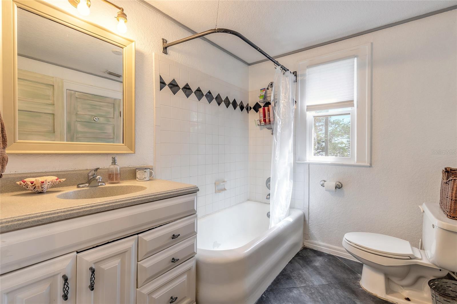 HODGMANS DAYTONA - Residential Income