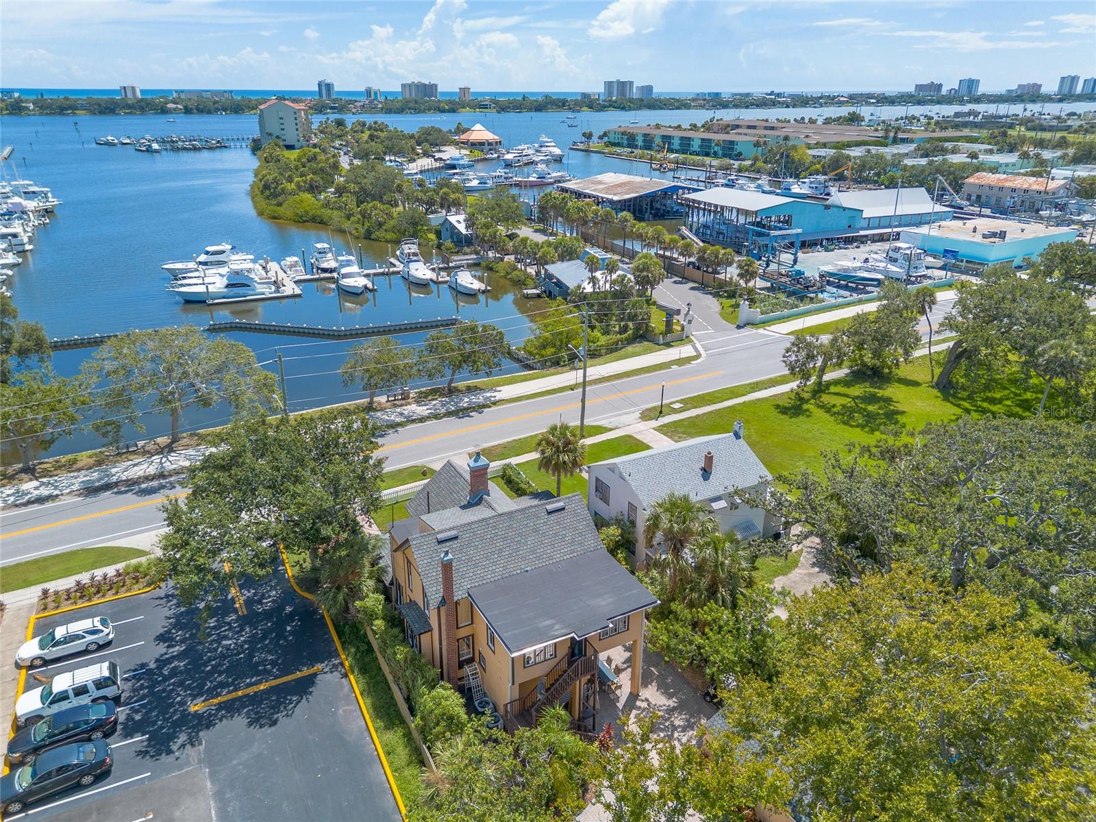 HODGMANS DAYTONA - Residential Income