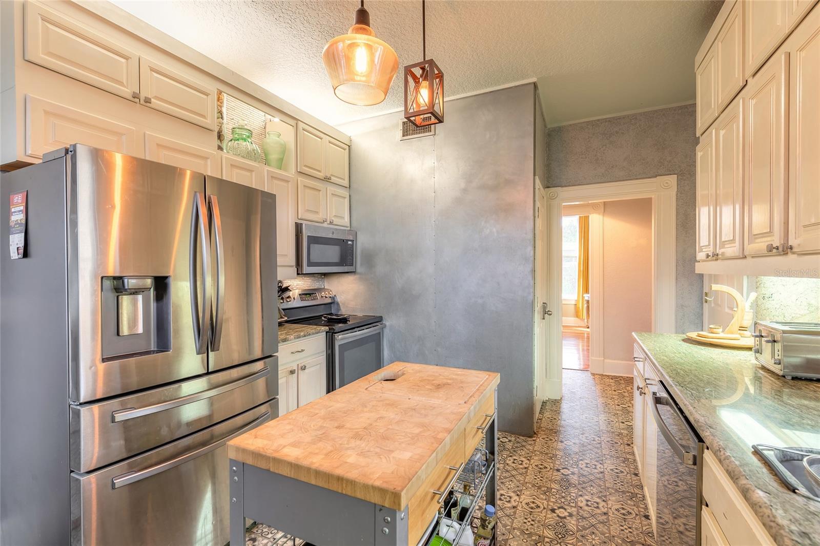 HODGMANS DAYTONA - Residential Income