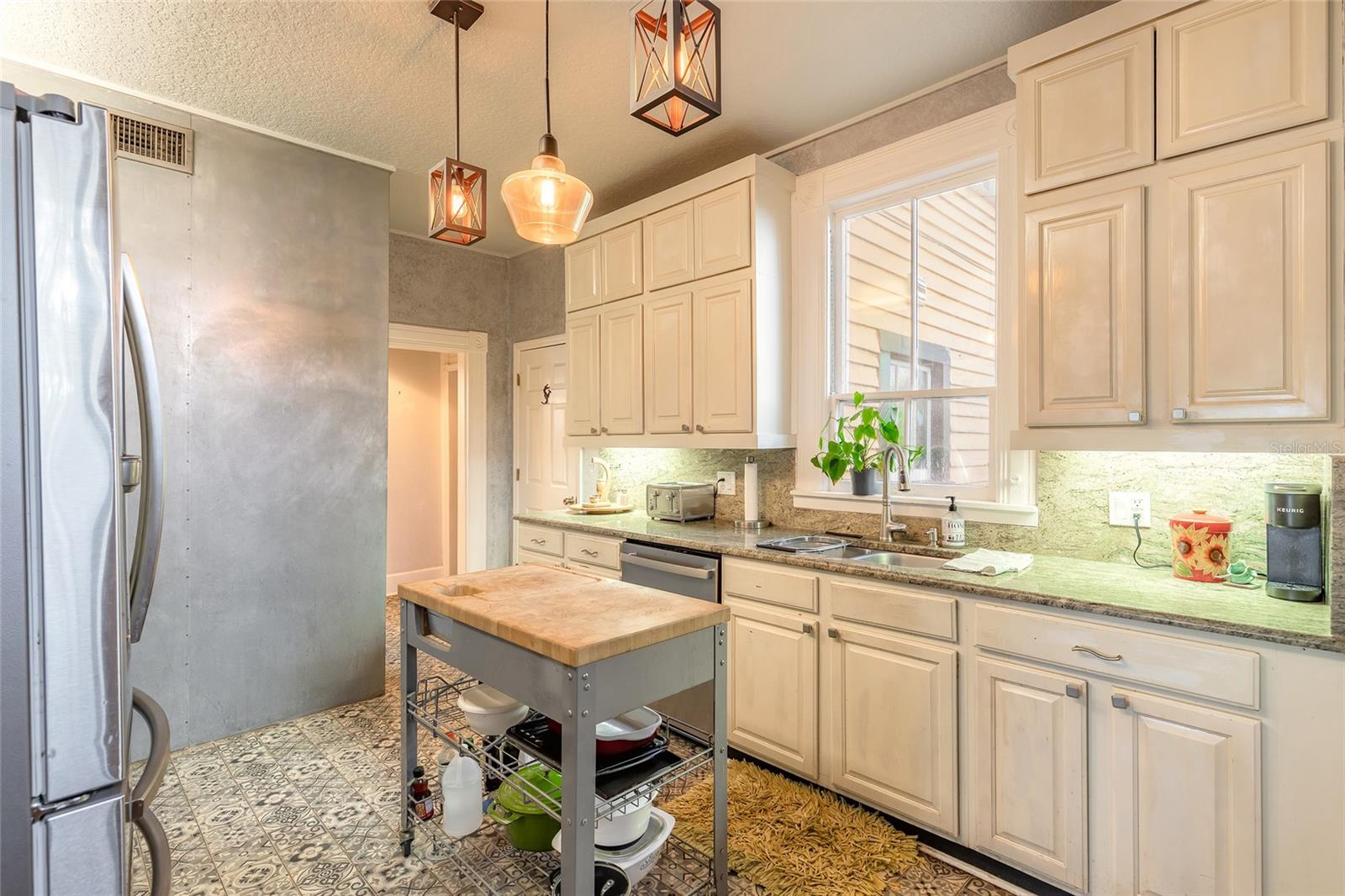 HODGMANS DAYTONA - Residential Income