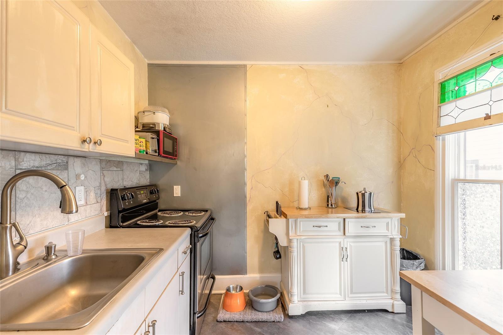 HODGMANS DAYTONA - Residential Income