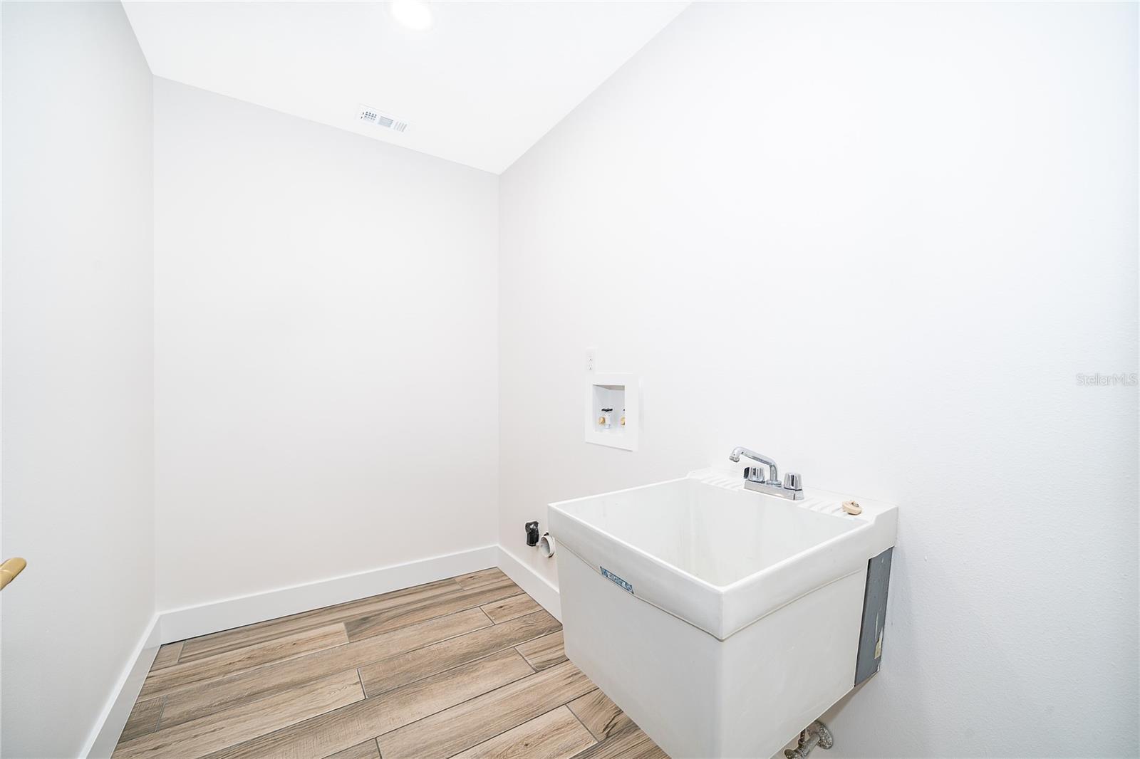 NORTH COVE - Residential