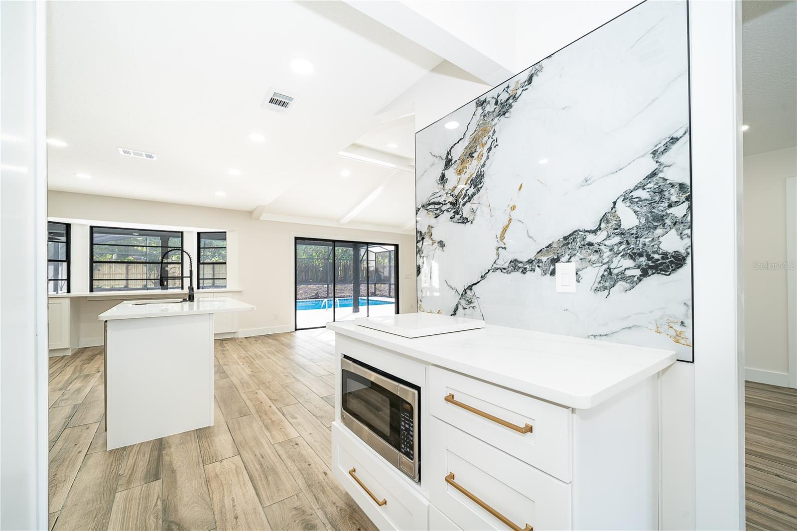 NORTH COVE - Residential