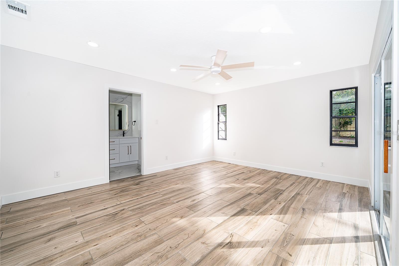 NORTH COVE - Residential