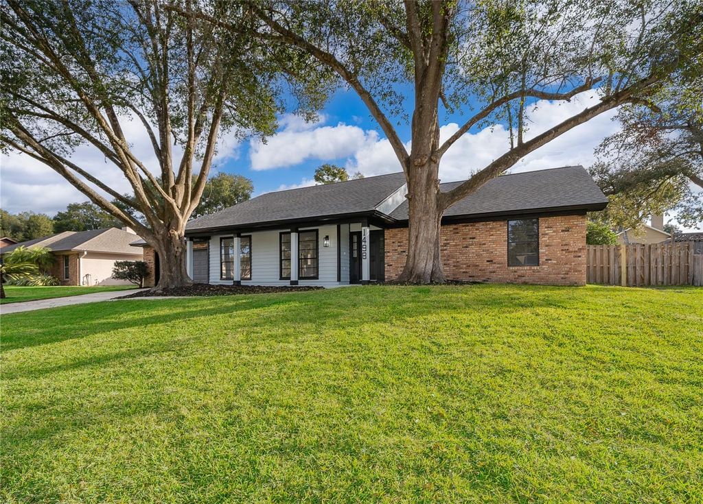 Photo of 1498 Grace Lake Circle, Longwood, FL 32750 (MLS # O6377495)