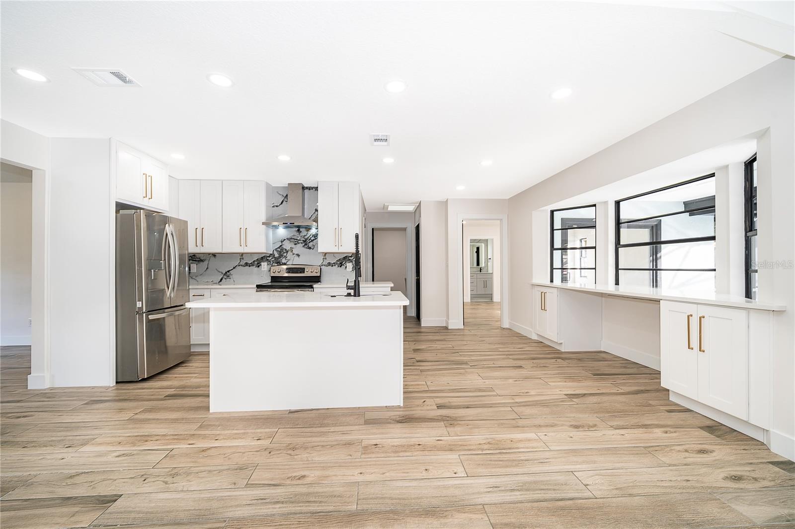 NORTH COVE - Residential