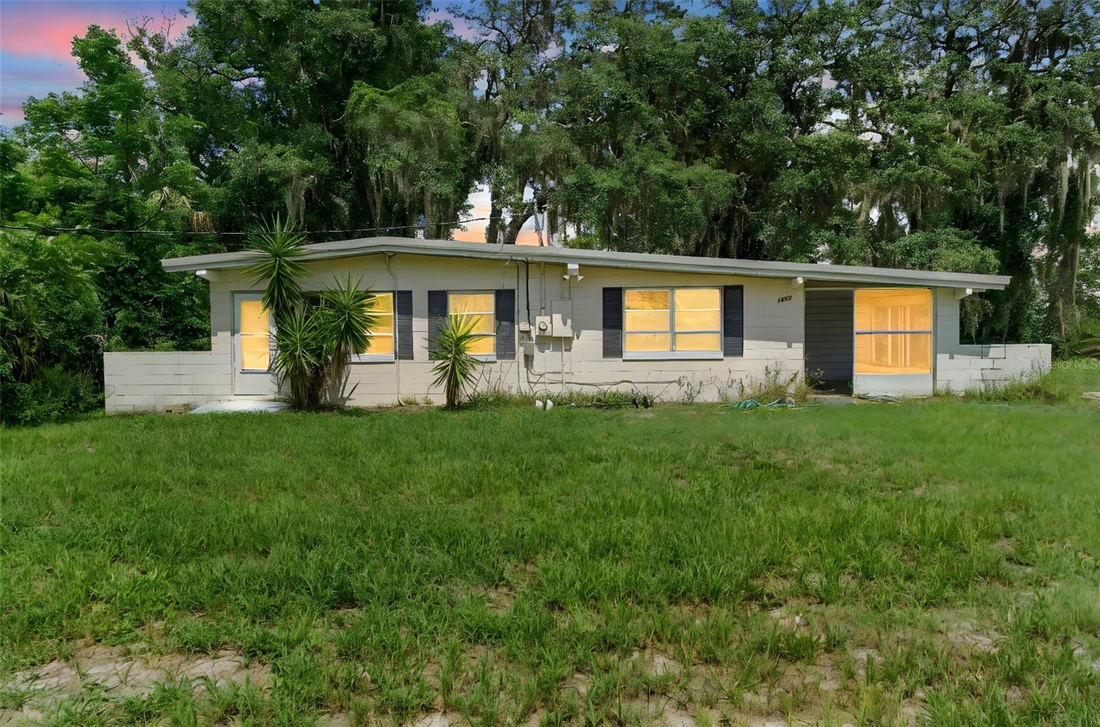 3 bed 1 bath home for rent.