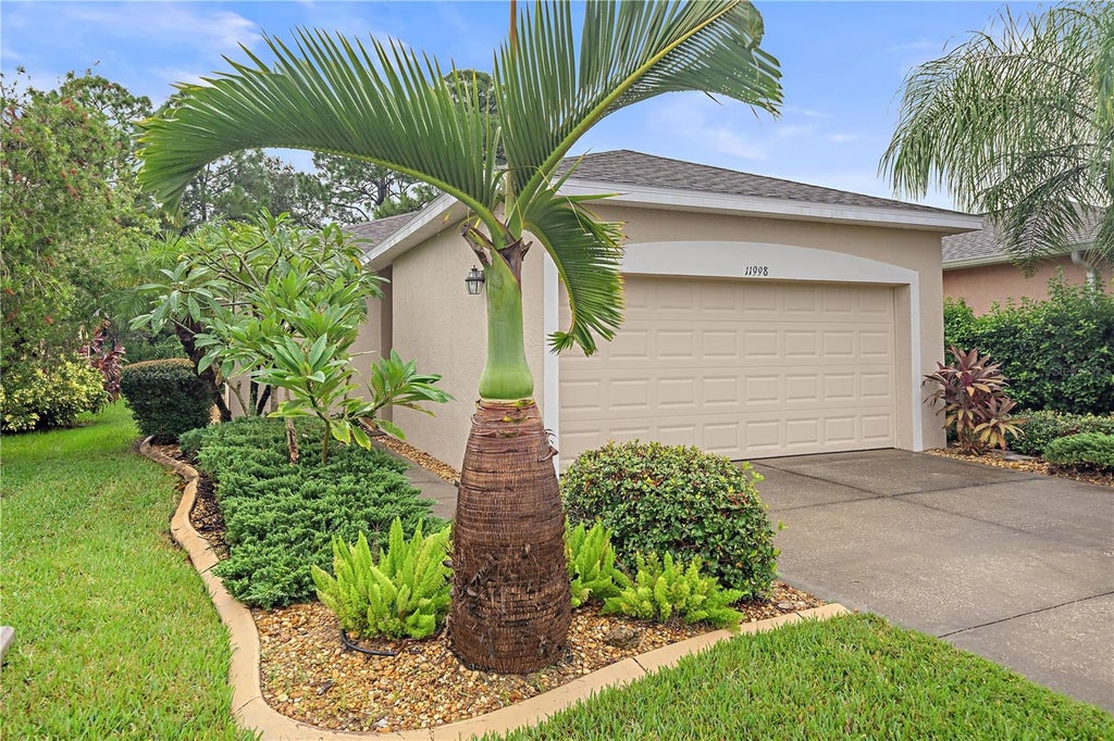Photo of 11998 Tempest Harbor Loop, Venice, FL 34292 (MLS # N6146092)