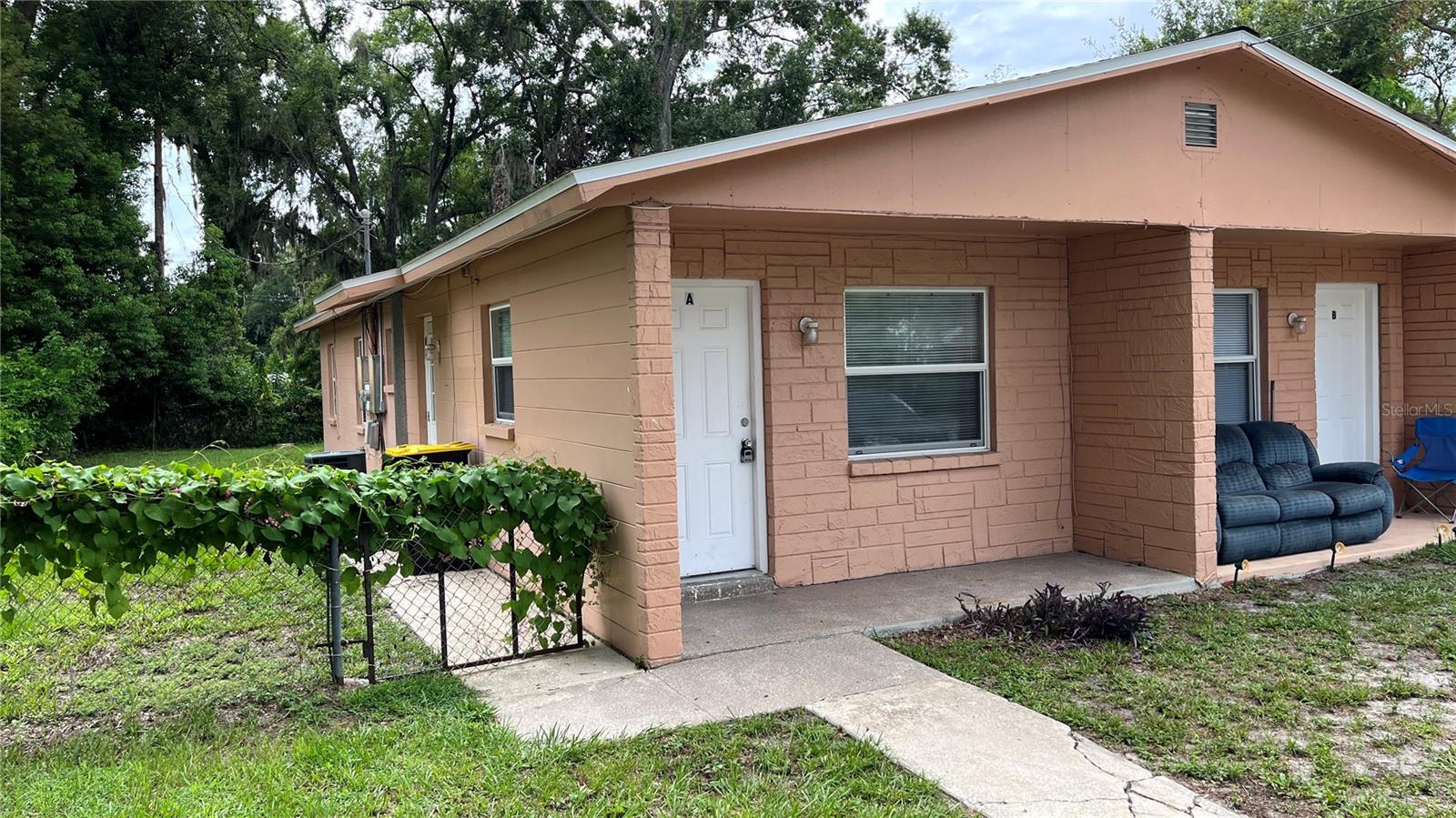 Remodeled 1/2 duplex in good location. Newer central A/C system, appliances and remodeled kitchen and bathroom. Make your appointment today to see this nice property.