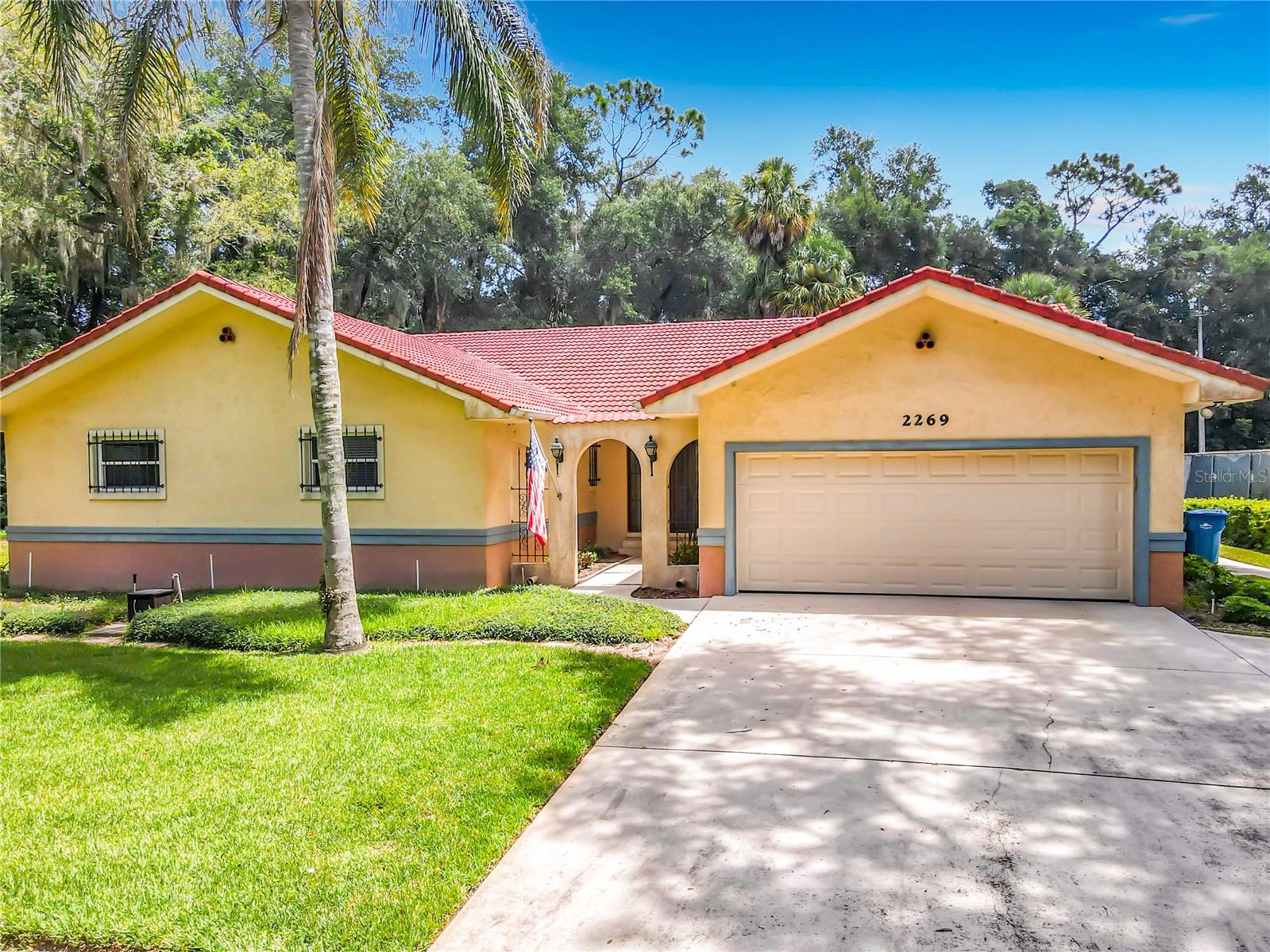 2269 COUNTRY CLUB DRIVE
