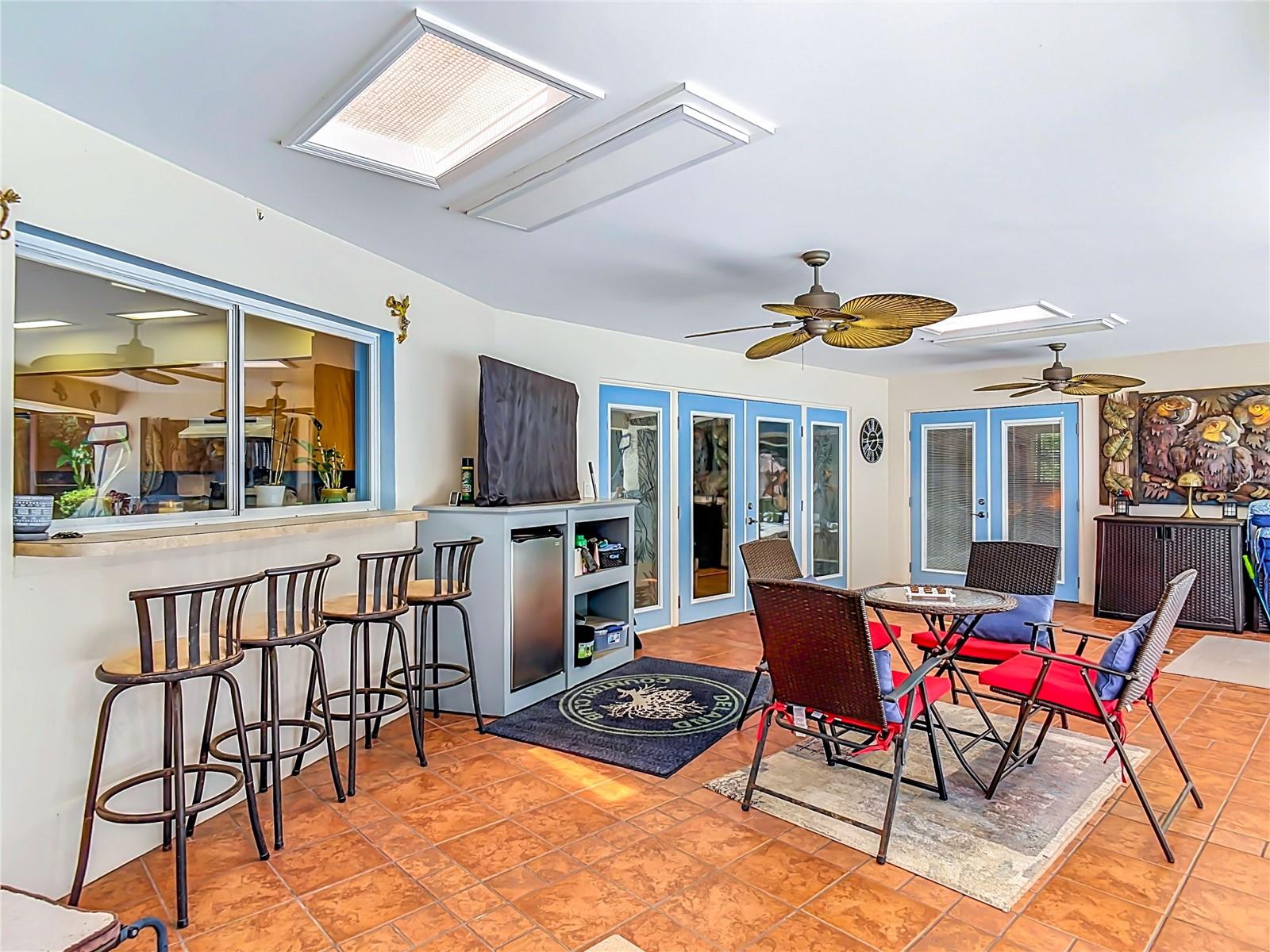 2269 COUNTRY CLUB DRIVE