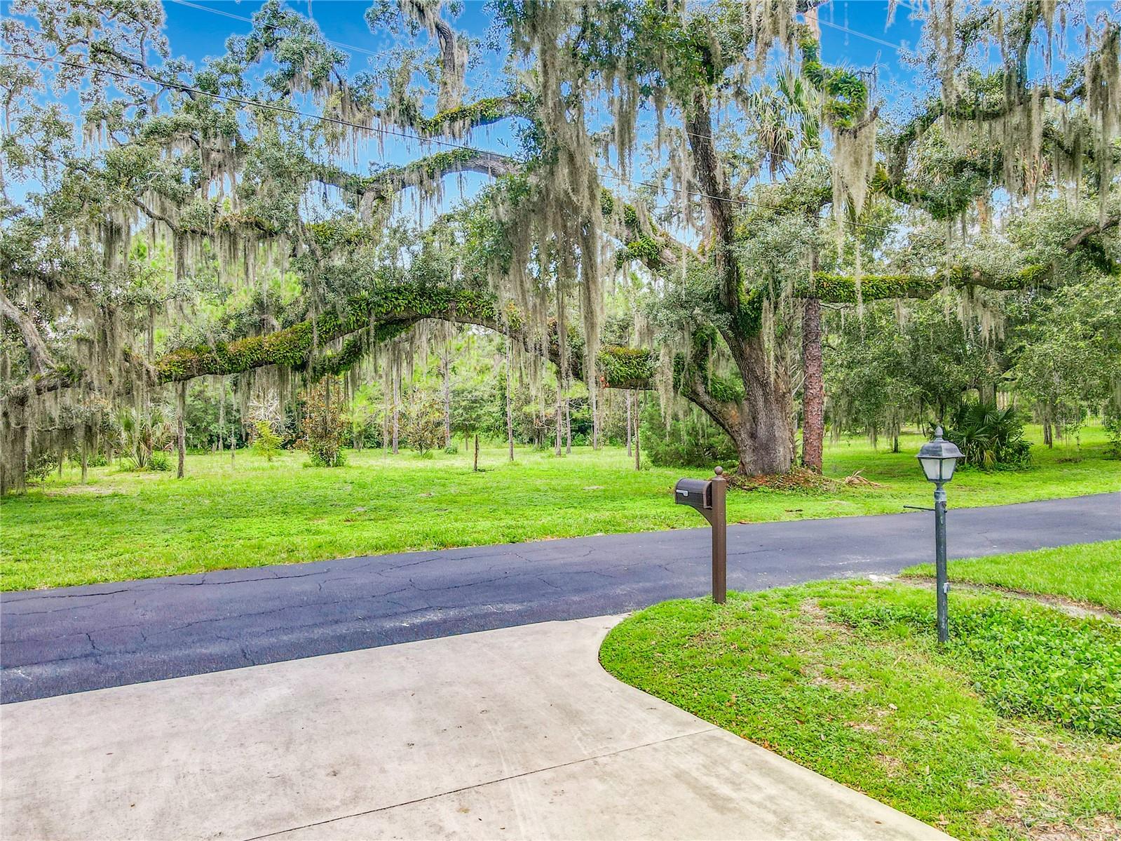 2269 COUNTRY CLUB DRIVE
