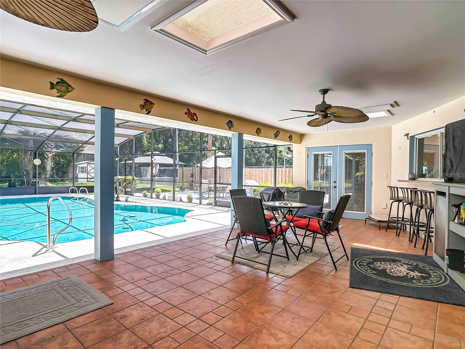 2269 COUNTRY CLUB DRIVE