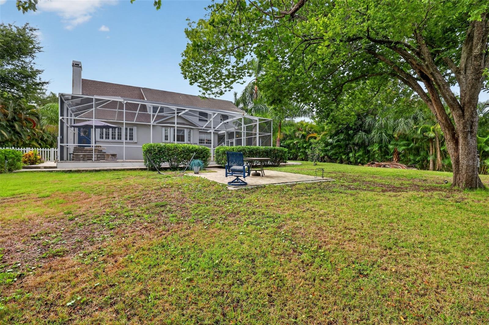16200 FOREST OAKS DRIVE
