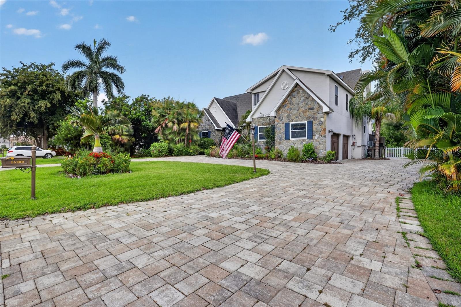 16200 FOREST OAKS DRIVE
