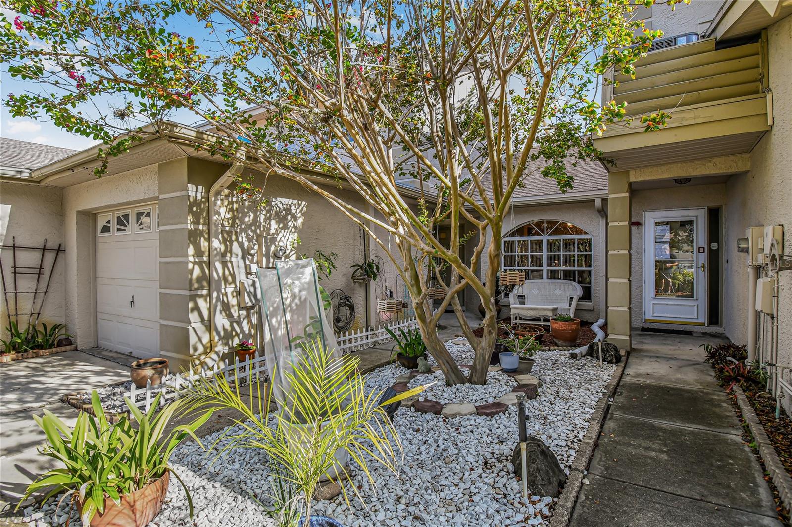 2586 PINE COVE LANE