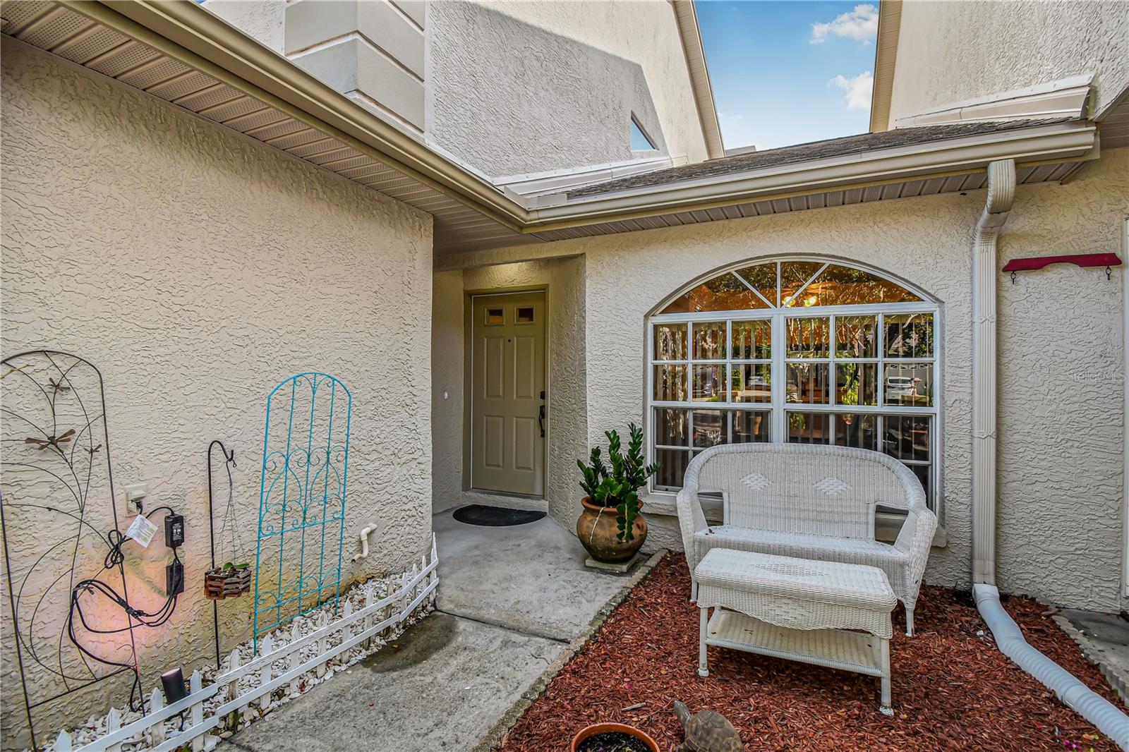 2586 PINE COVE LANE