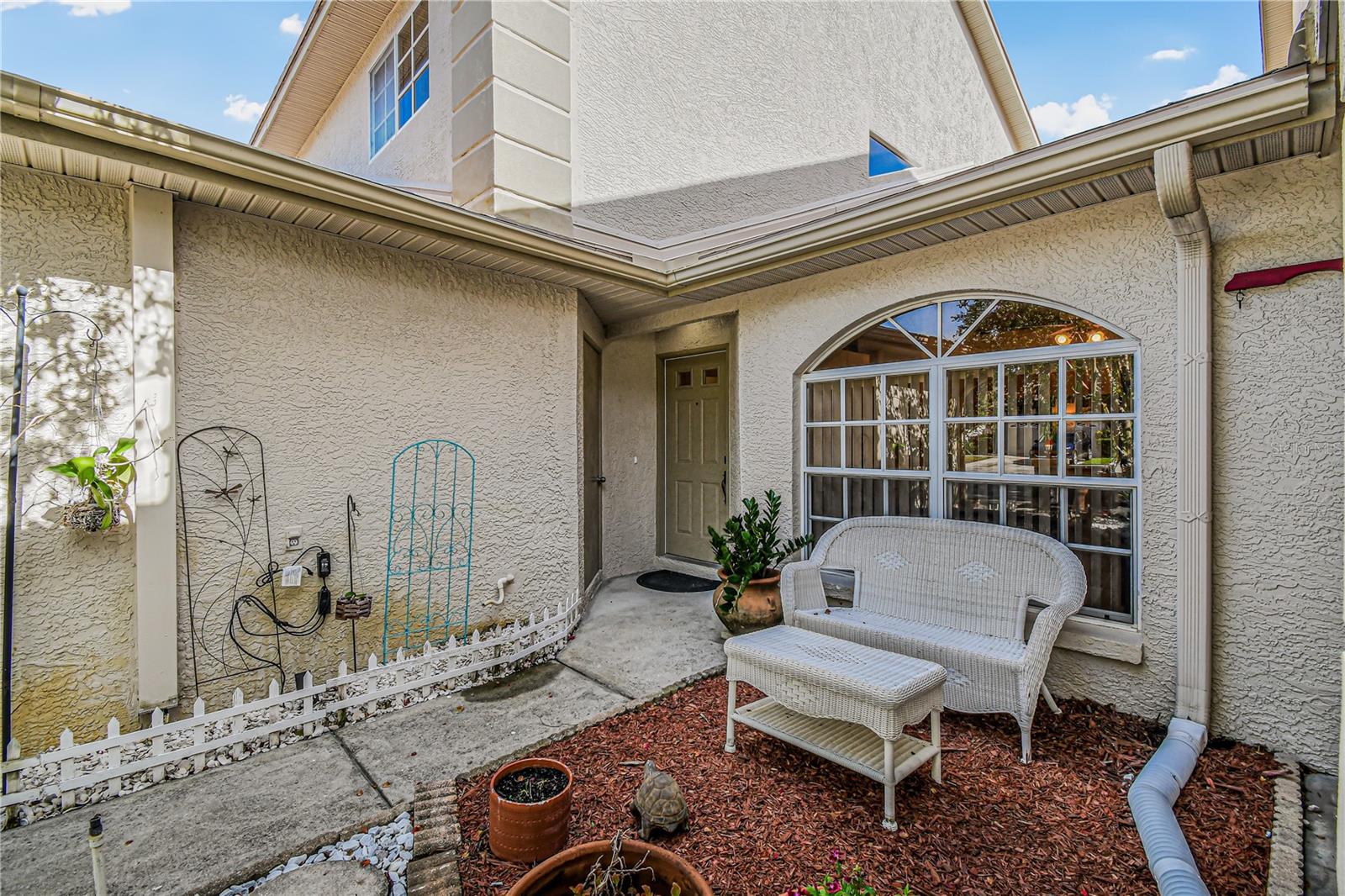 2586 PINE COVE LANE