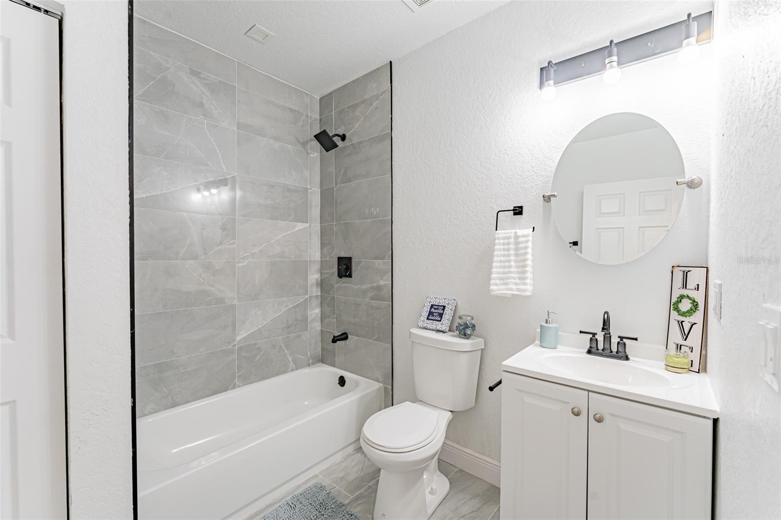 1305 E OSBORNE AVENUE