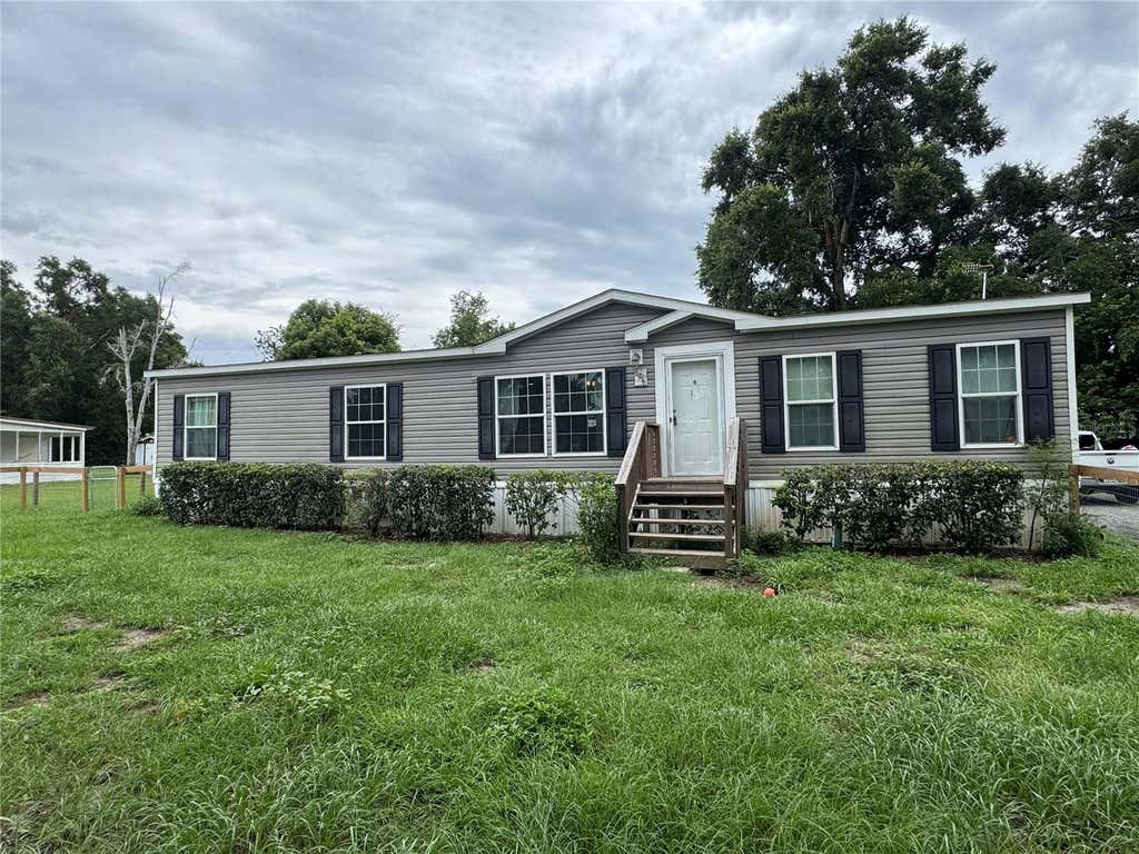 Photo of 1916 Fruitland Park Boulevard, Fruitland Park, FL 34731 (MLS # G5116085)
