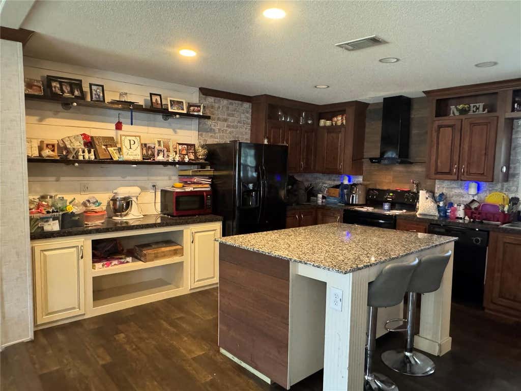 Photo of 1916 Fruitland Park Boulevard, Fruitland Park, FL 34731 (MLS # G5116085)