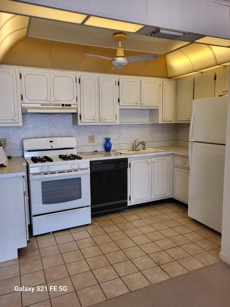 FIVE TOWNS OF ST PETE - Residential