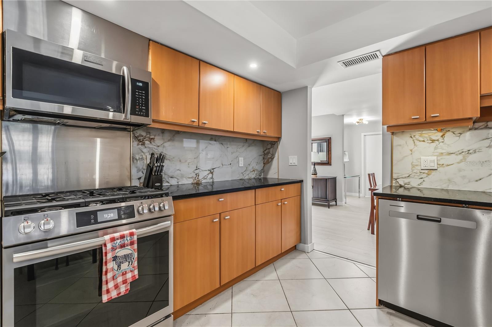 ISLAND CLUB AT ROSEMONT CONDO PH 07 - Residential