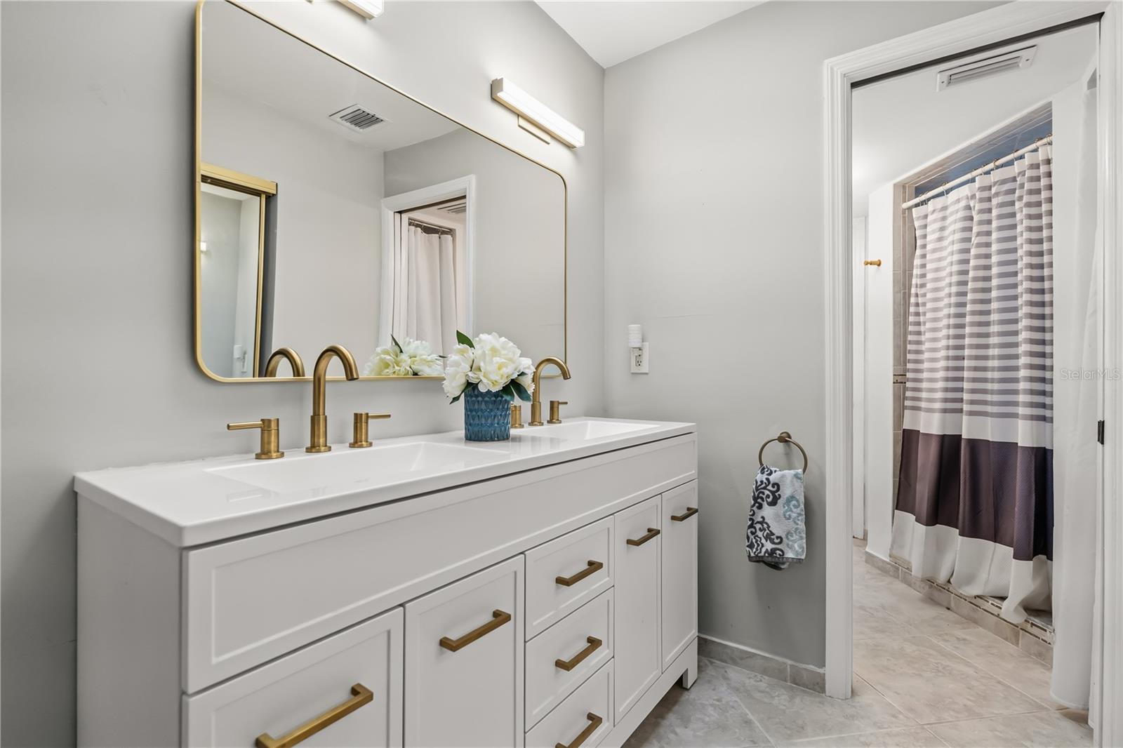 ISLAND CLUB AT ROSEMONT CONDO PH 07 - Residential