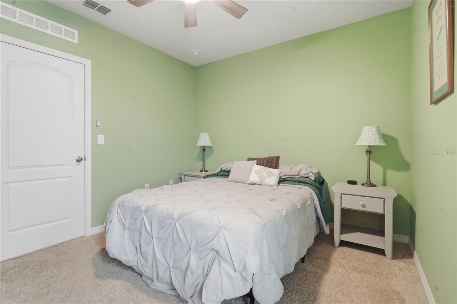 VICTORIA OAKS - Residential