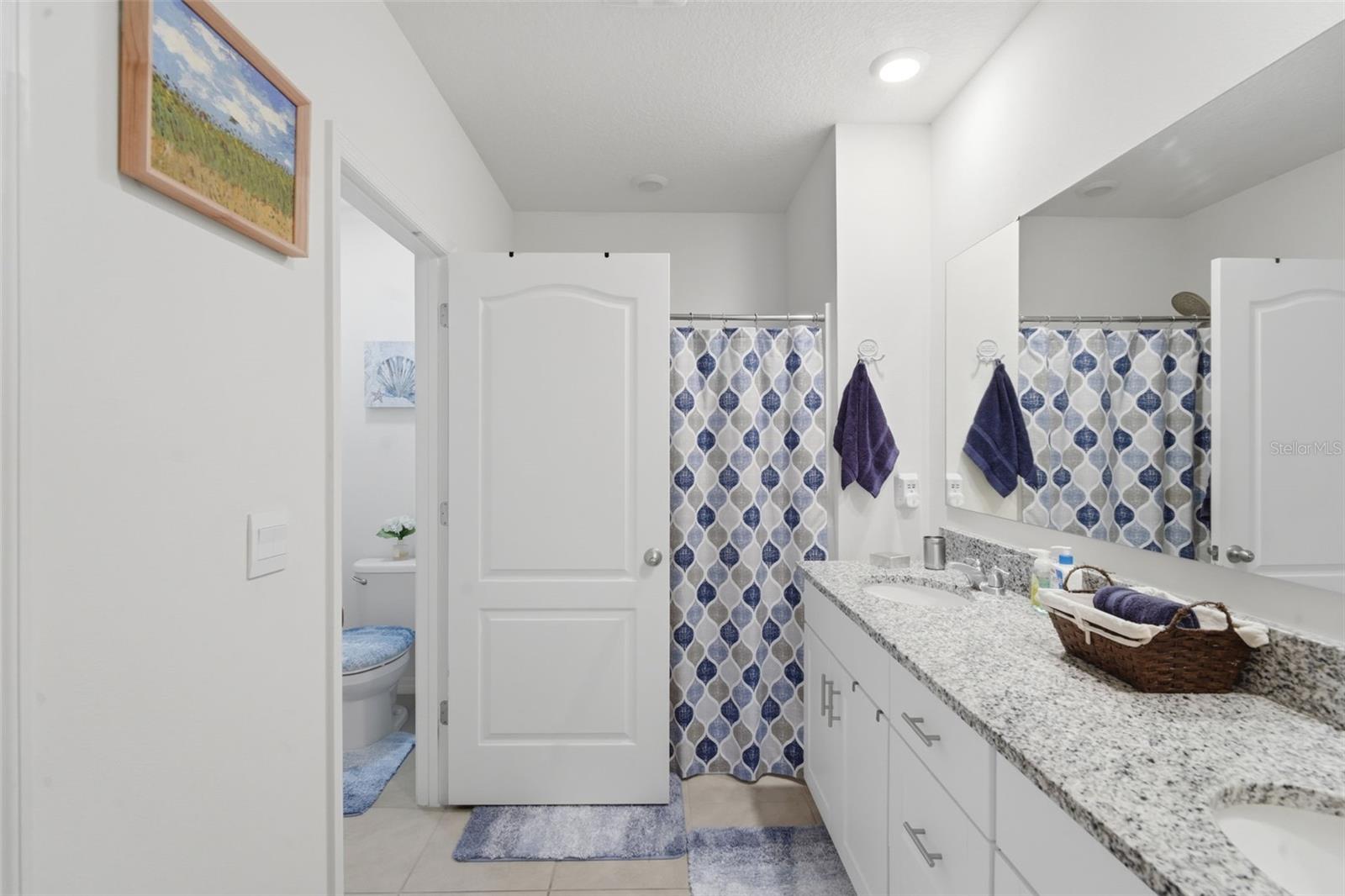 VICTORIA OAKS - Residential