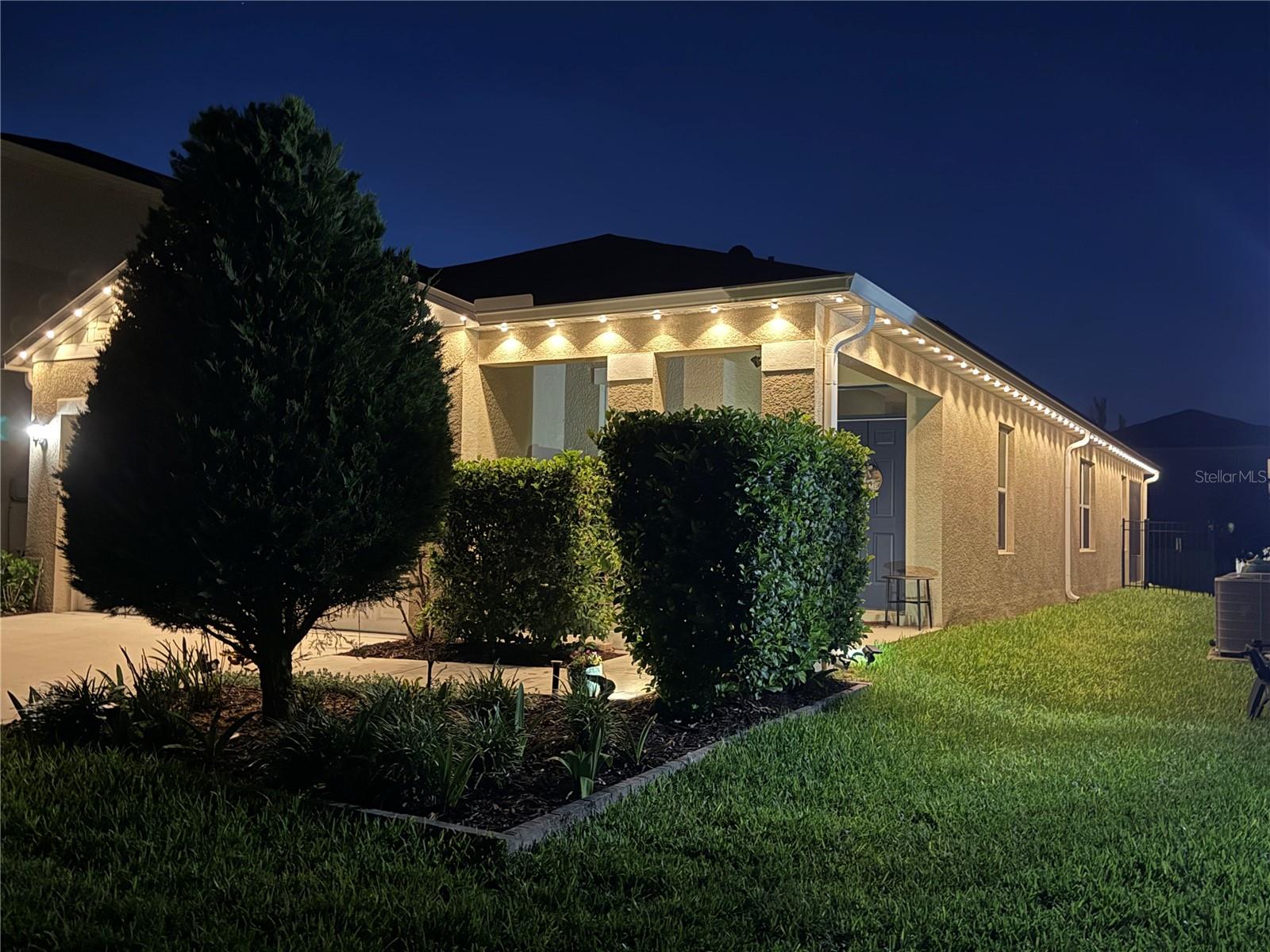 VICTORIA OAKS - Residential