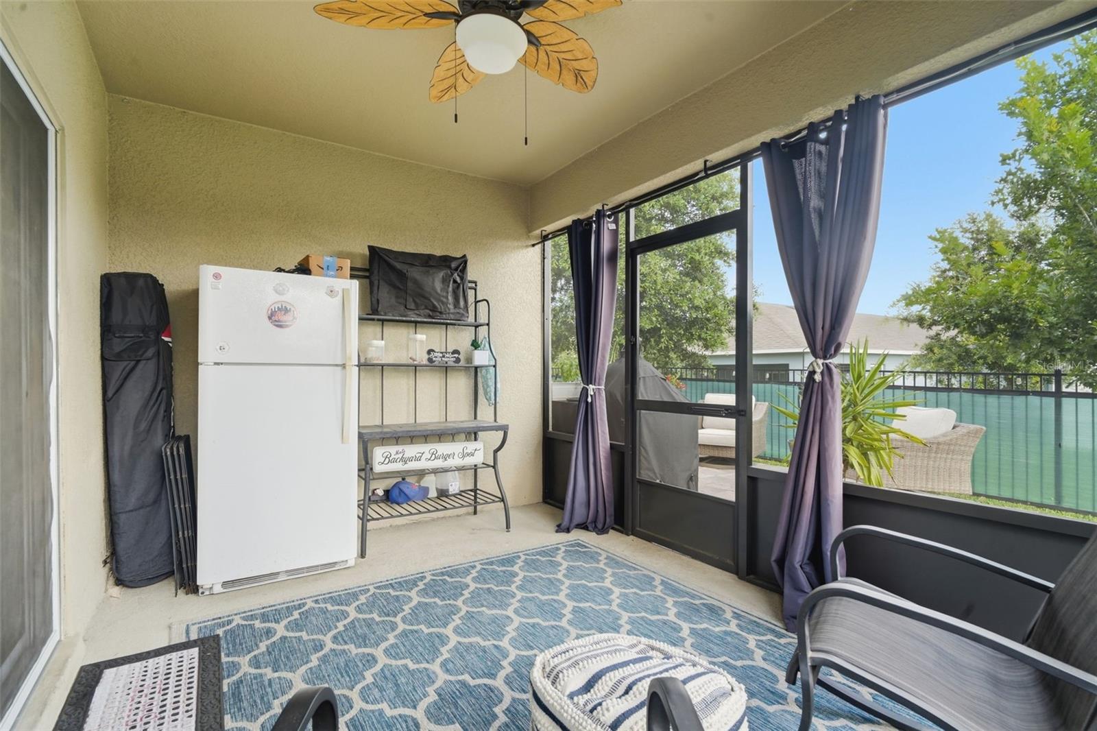 VICTORIA OAKS - Residential