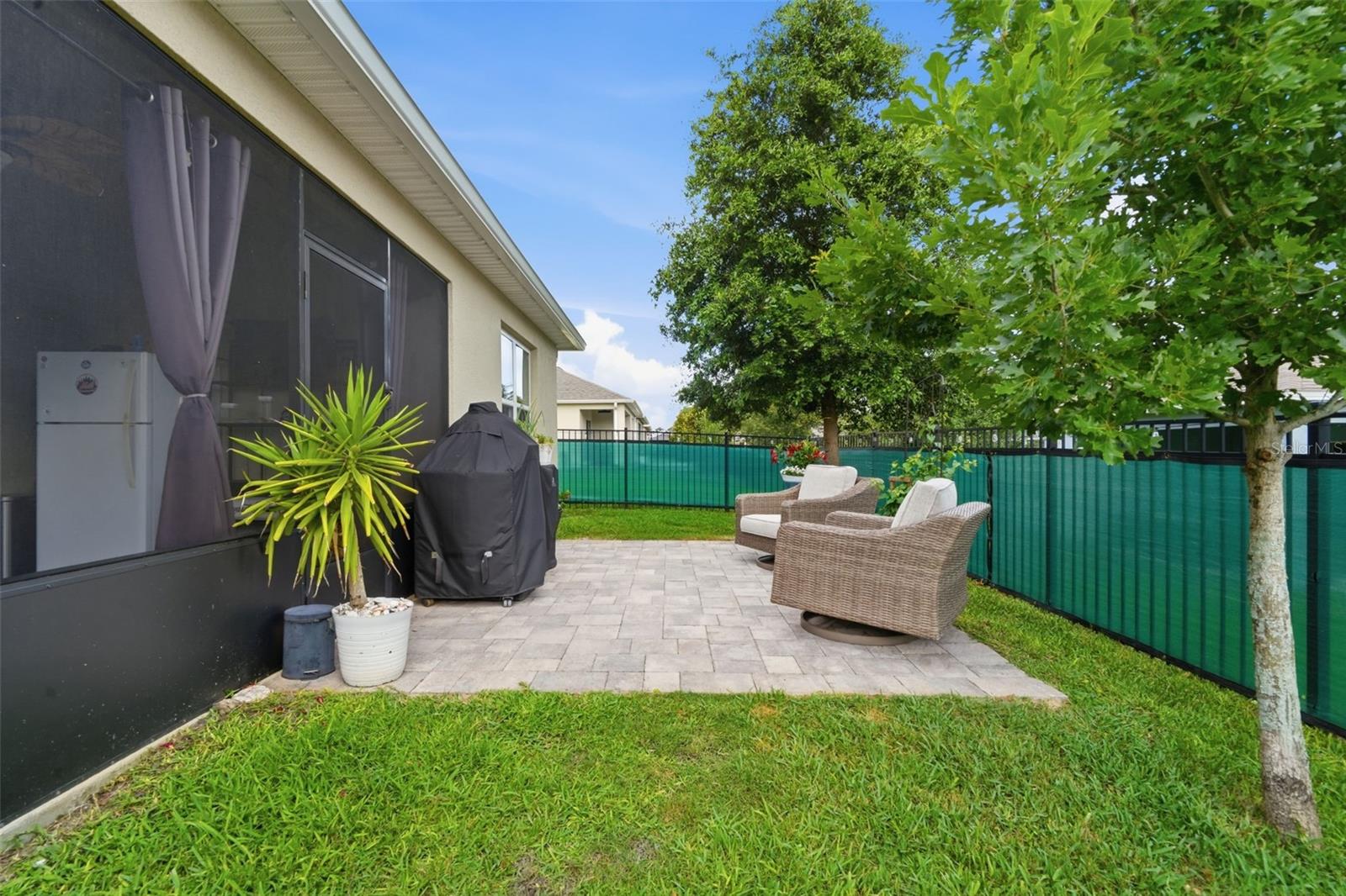 VICTORIA OAKS - Residential