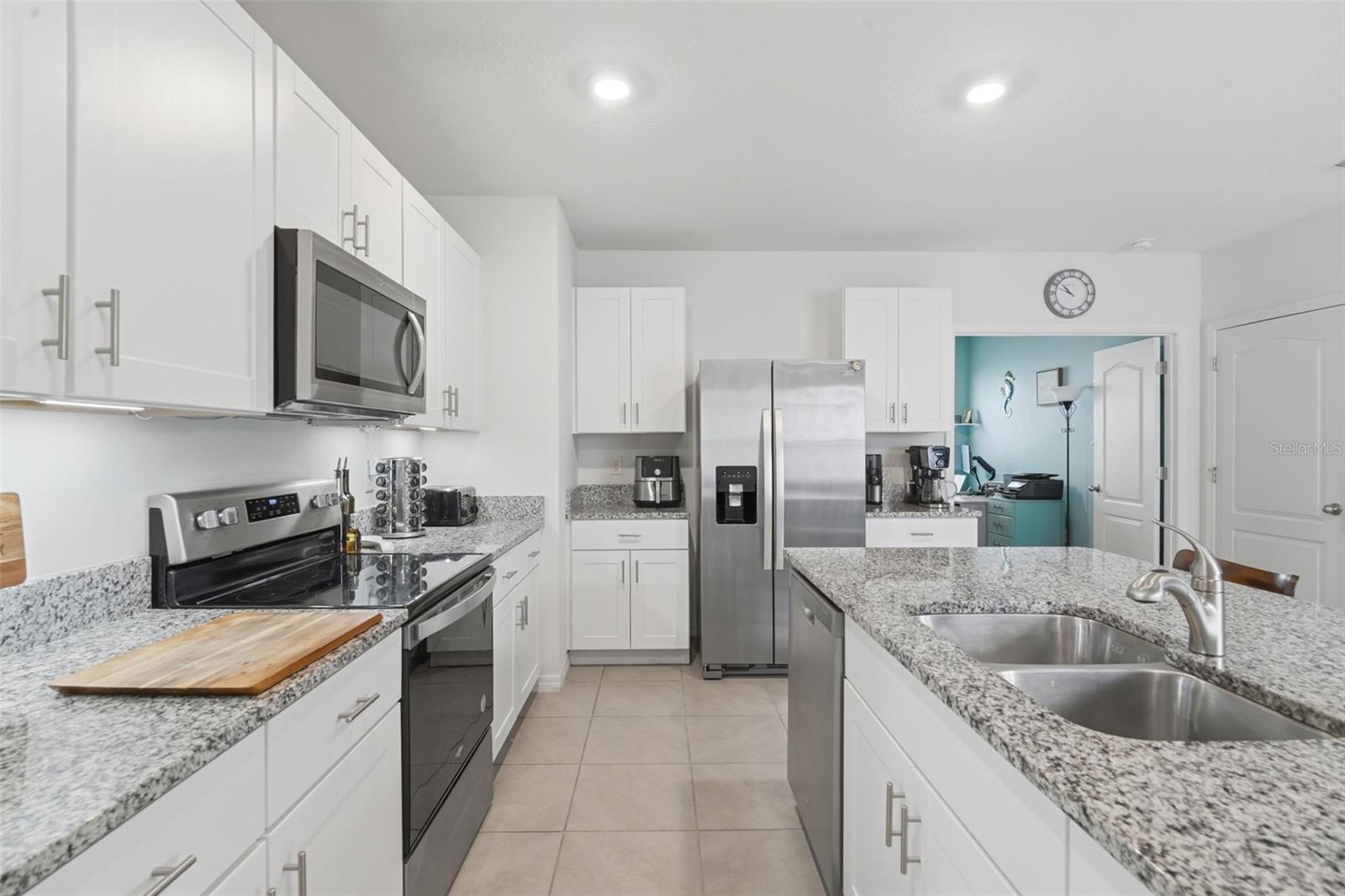 VICTORIA OAKS - Residential