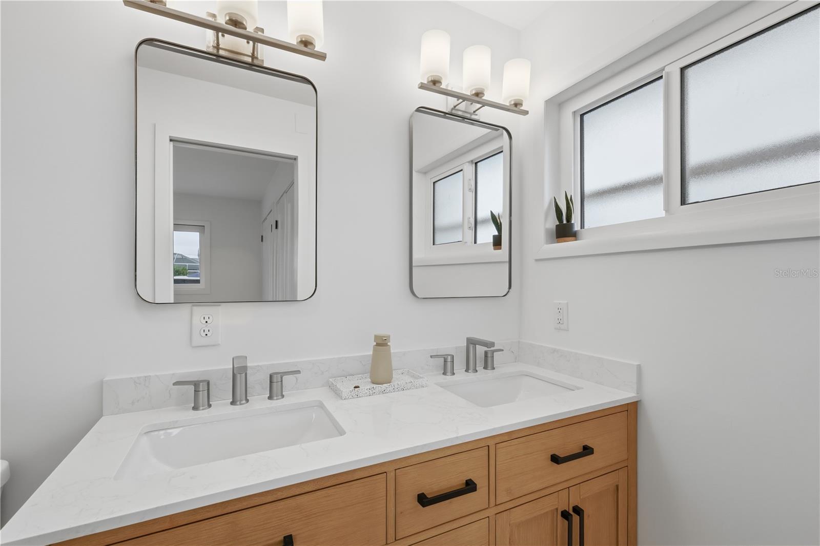 DONA BAY SHORES - Residential