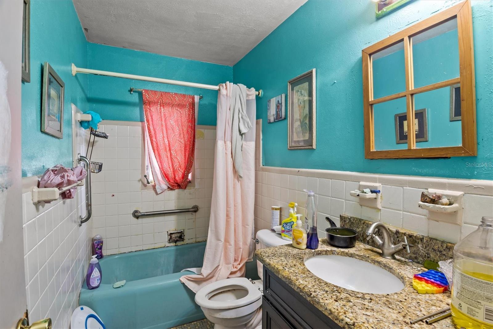 LAKE HUNTER TERRACE - Residential