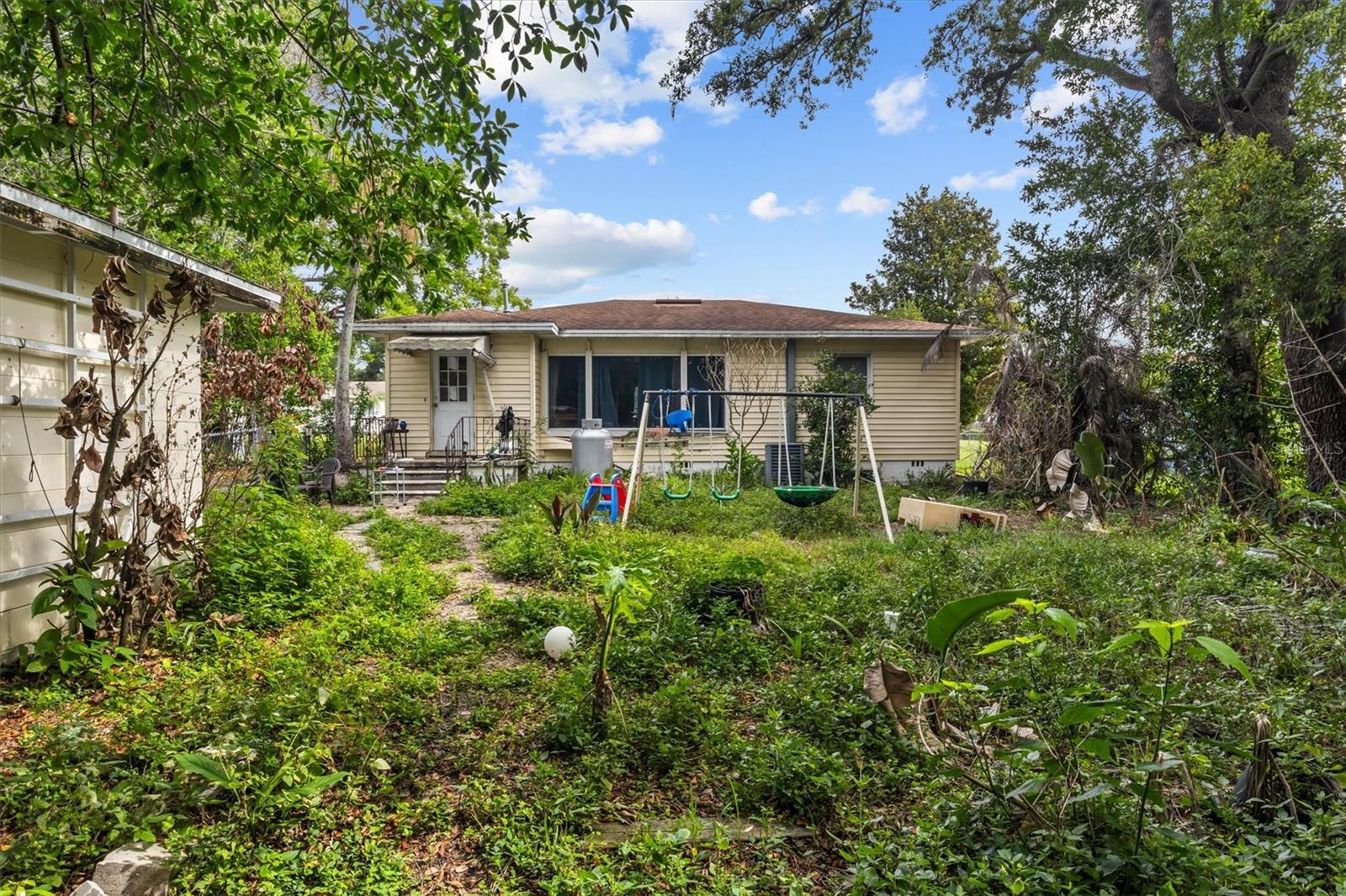 LAKE HUNTER TERRACE - Residential