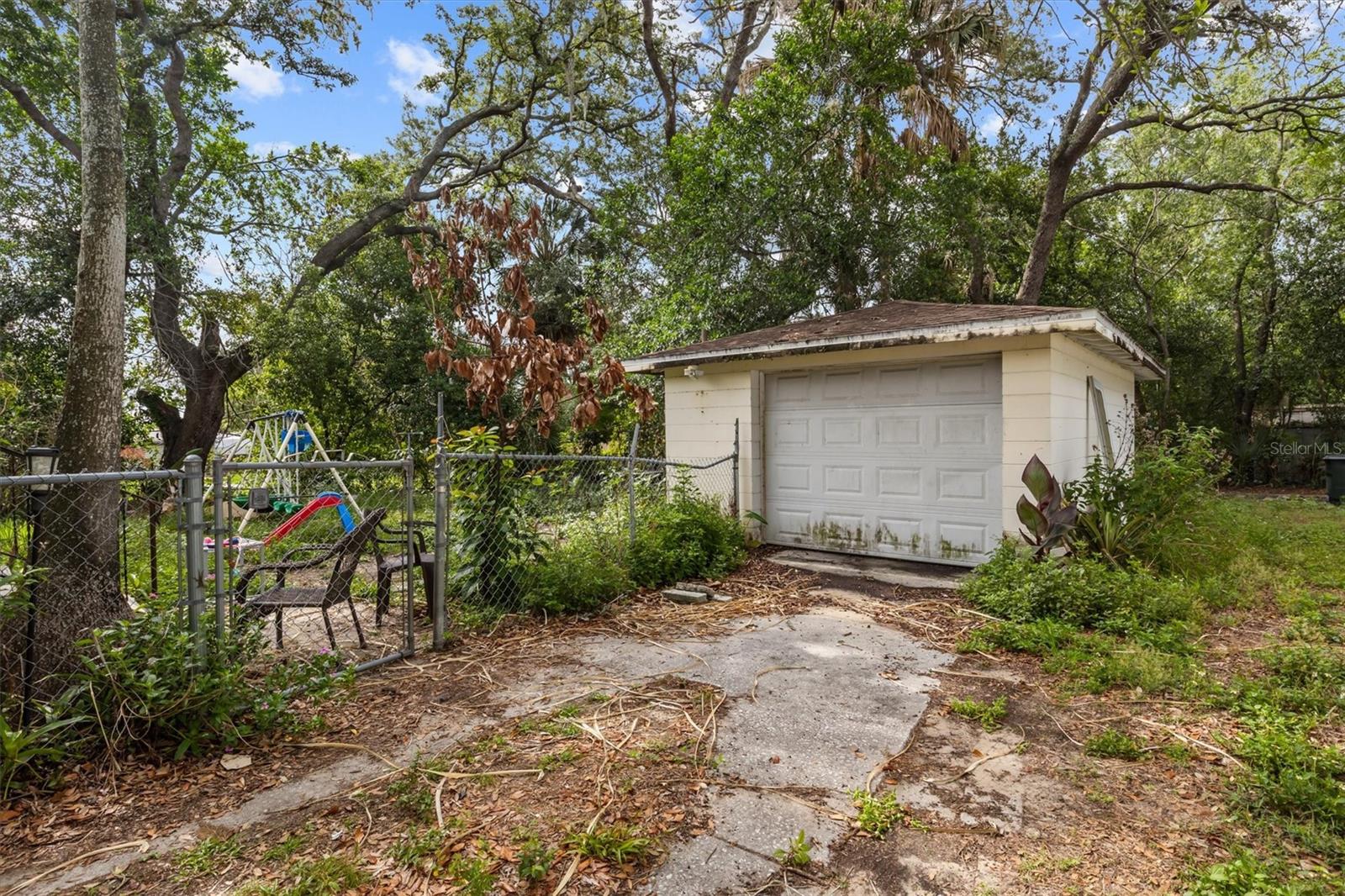 LAKE HUNTER TERRACE - Residential
