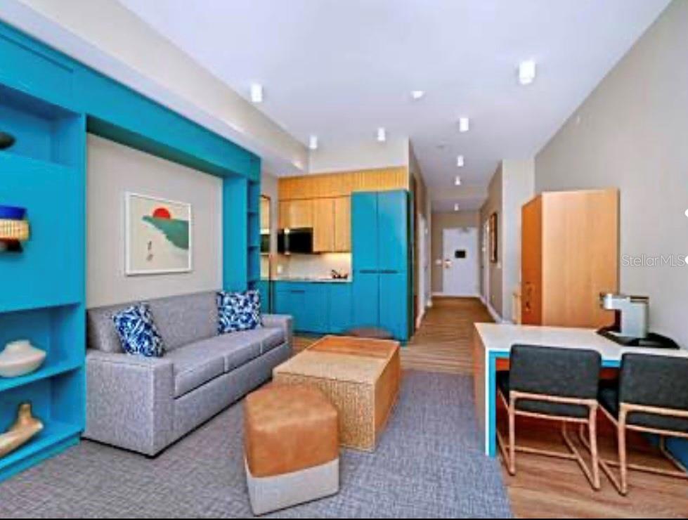 SUNSET WALK HOTEL CONDO PH 1 - Residential