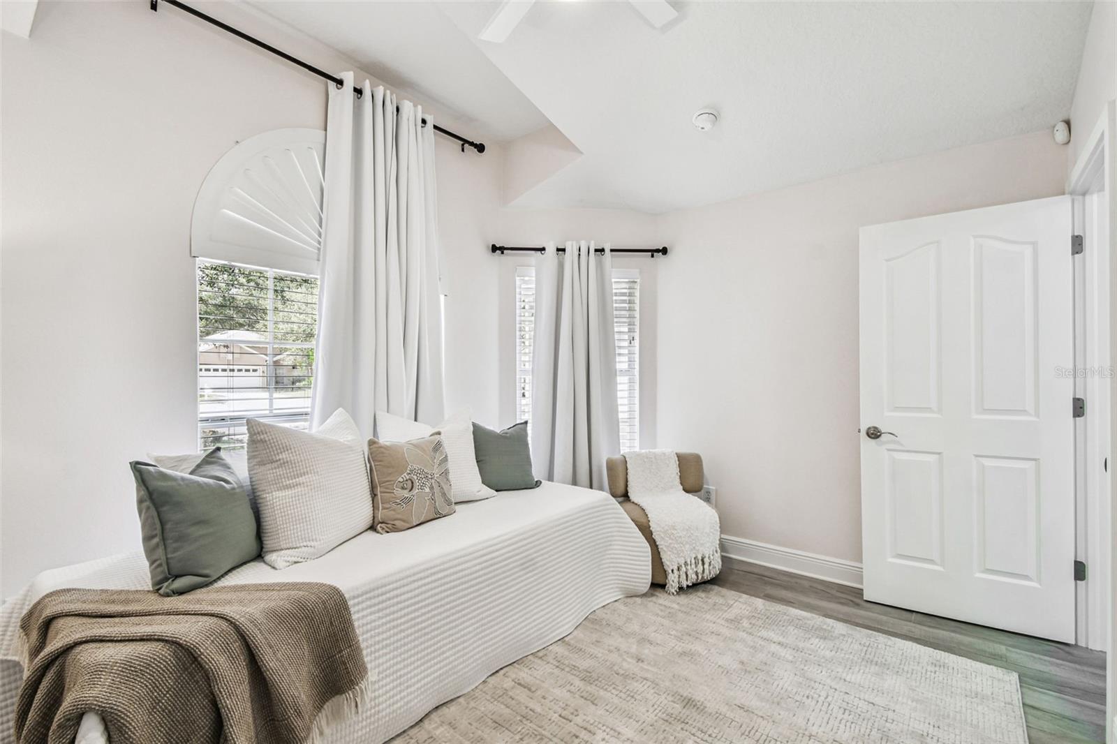 FAWN LAKE PH V - Residential Lease