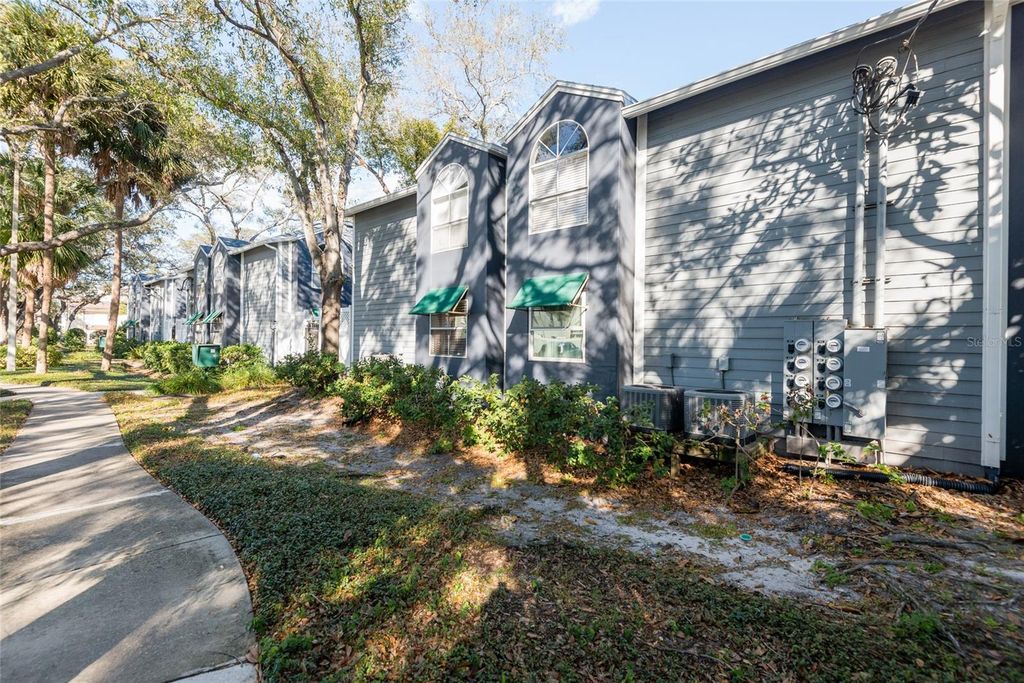 Photo of 606 S Albany Avenue #9, Tampa, FL 33606 (MLS # TB8469340)