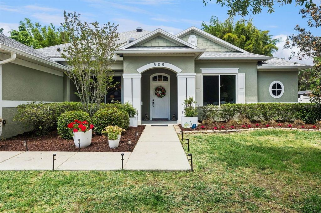 Photo of 505 E Gulley Avenue, Winter Garden, FL 34787 (MLS # O6400317)