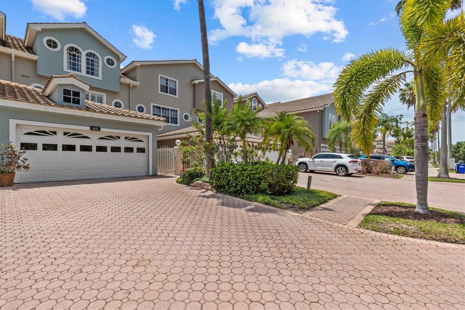1622 LAGO VISTA BOULEVARD