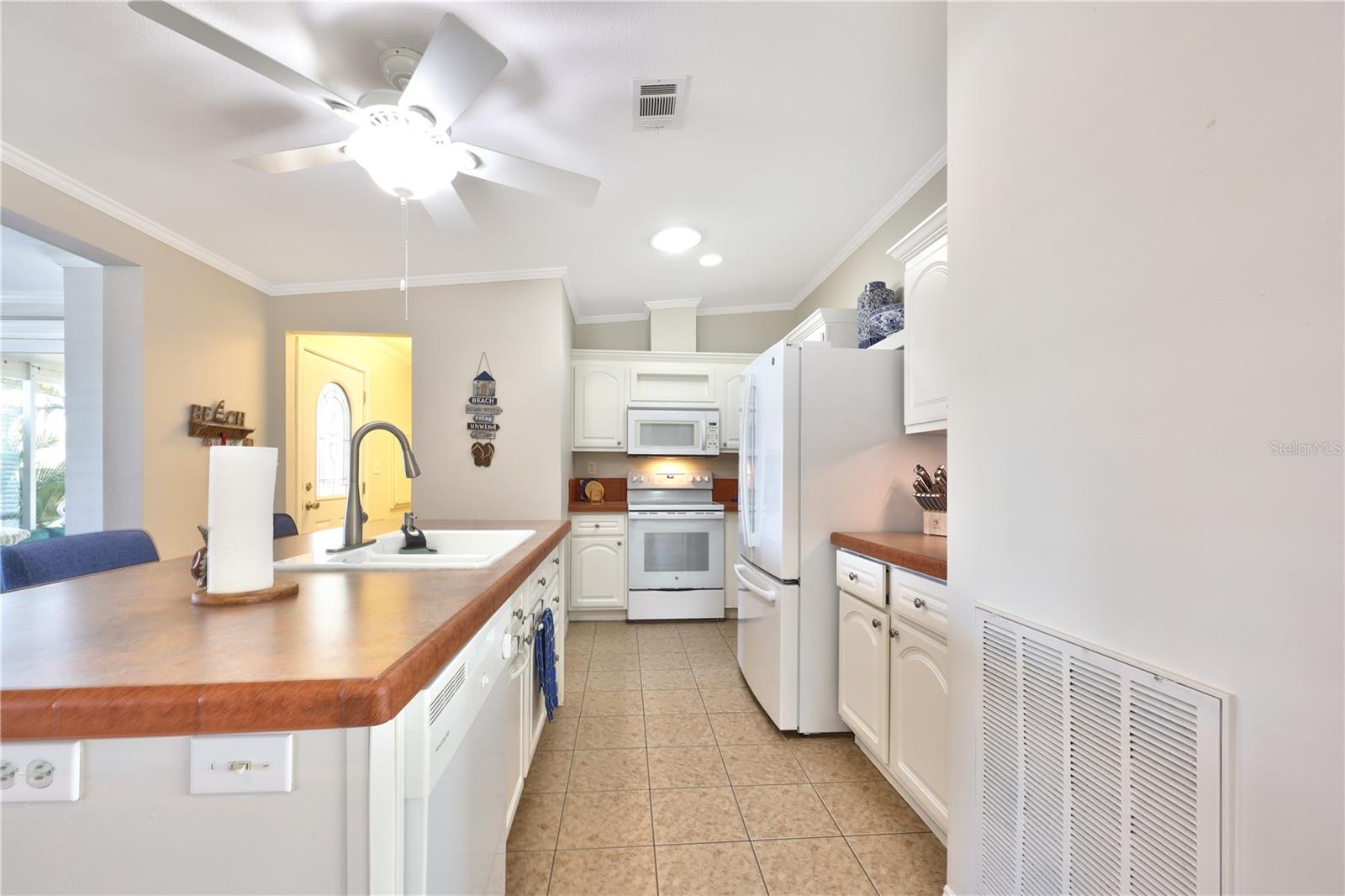 2100 KINGS HIGHWAY 1025