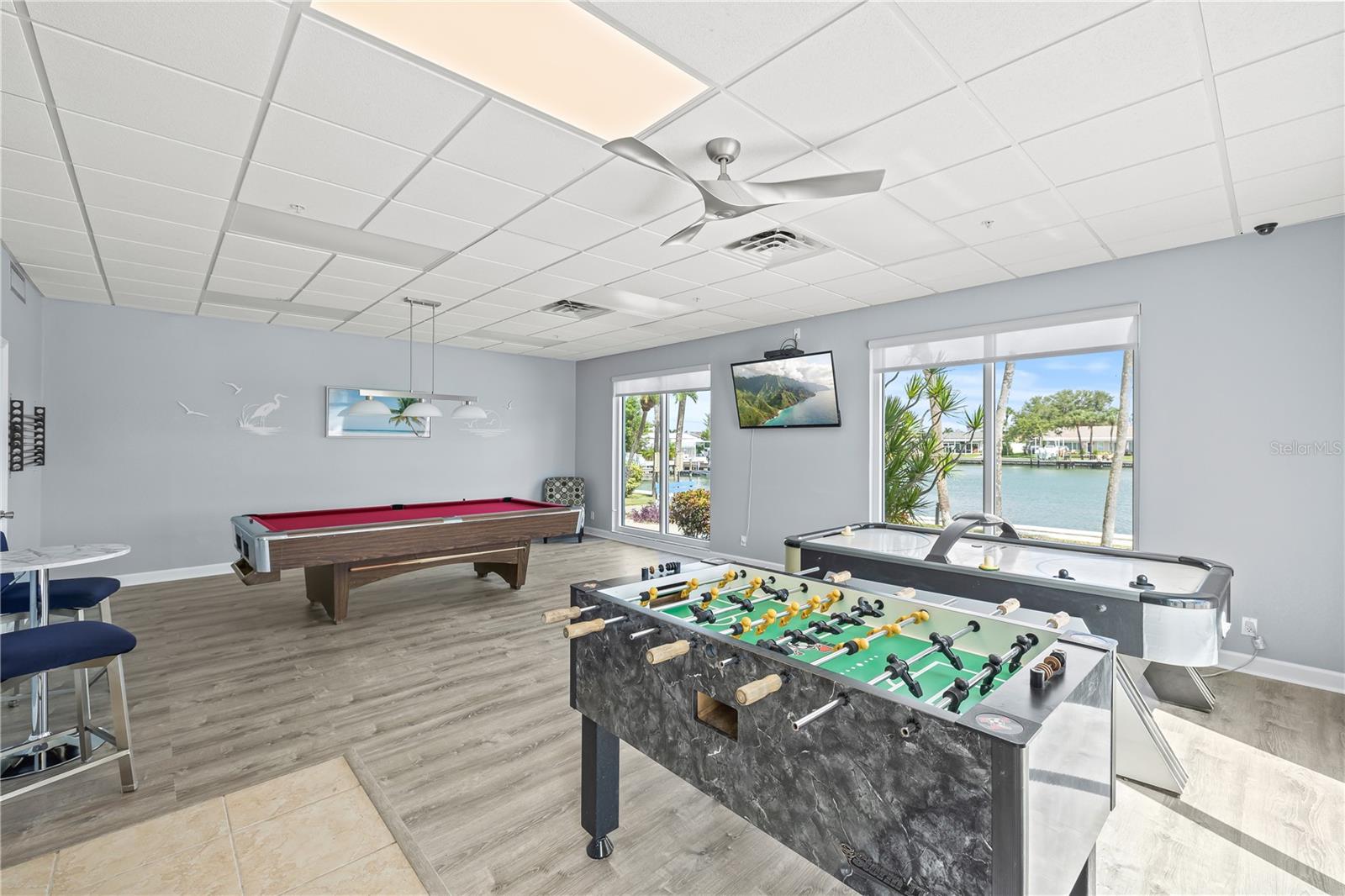 THREE PALMS POINTE CONDO - Residential