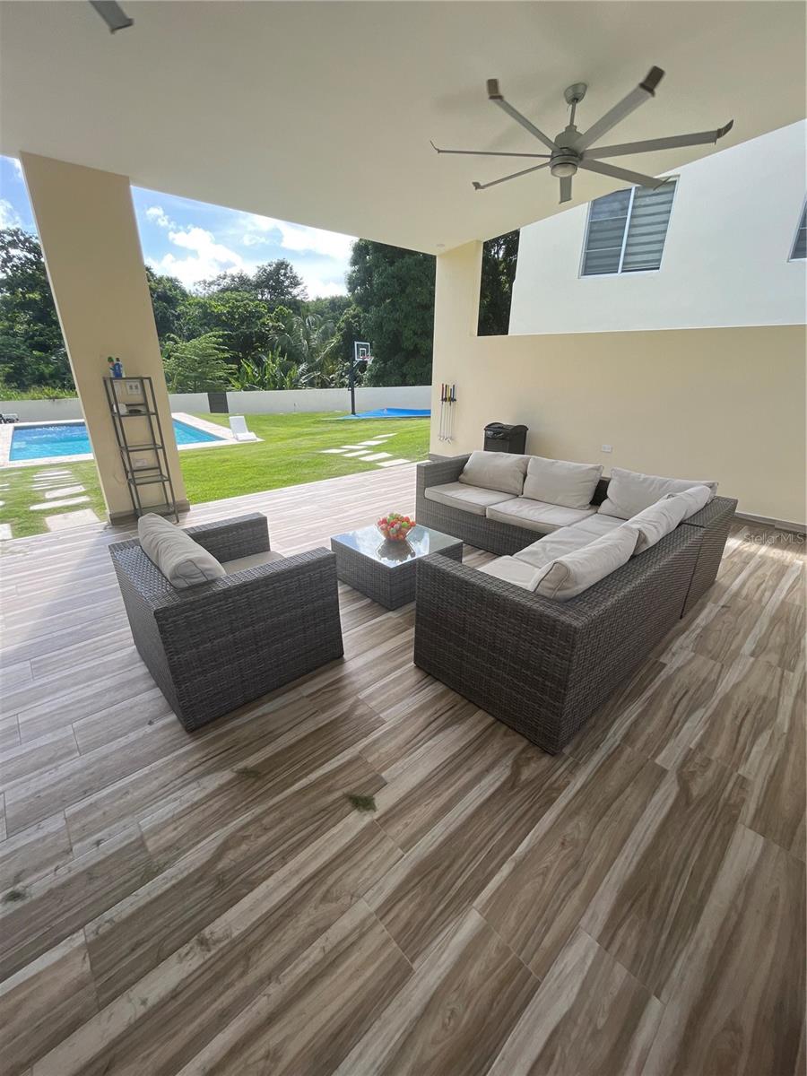 ROBLE VALLEY - Residential