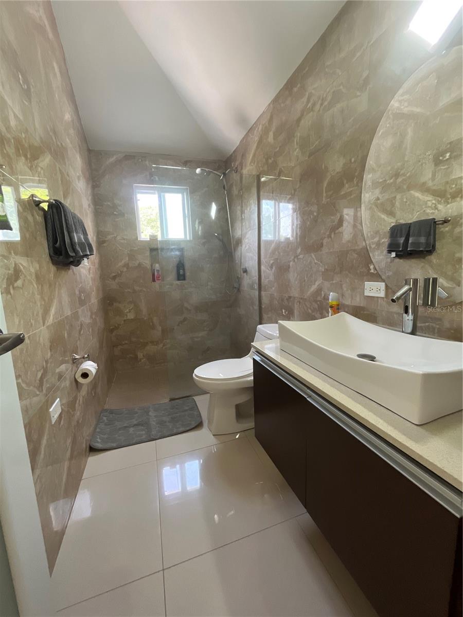 ROBLE VALLEY - Residential