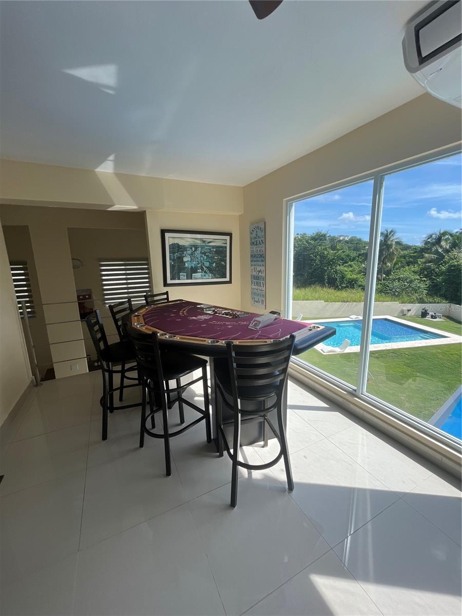 ROBLE VALLEY - Residential