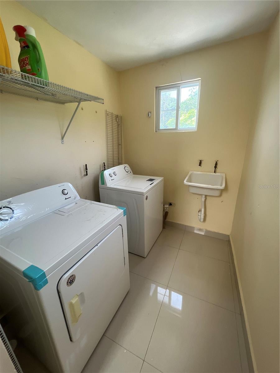 ROBLE VALLEY - Residential