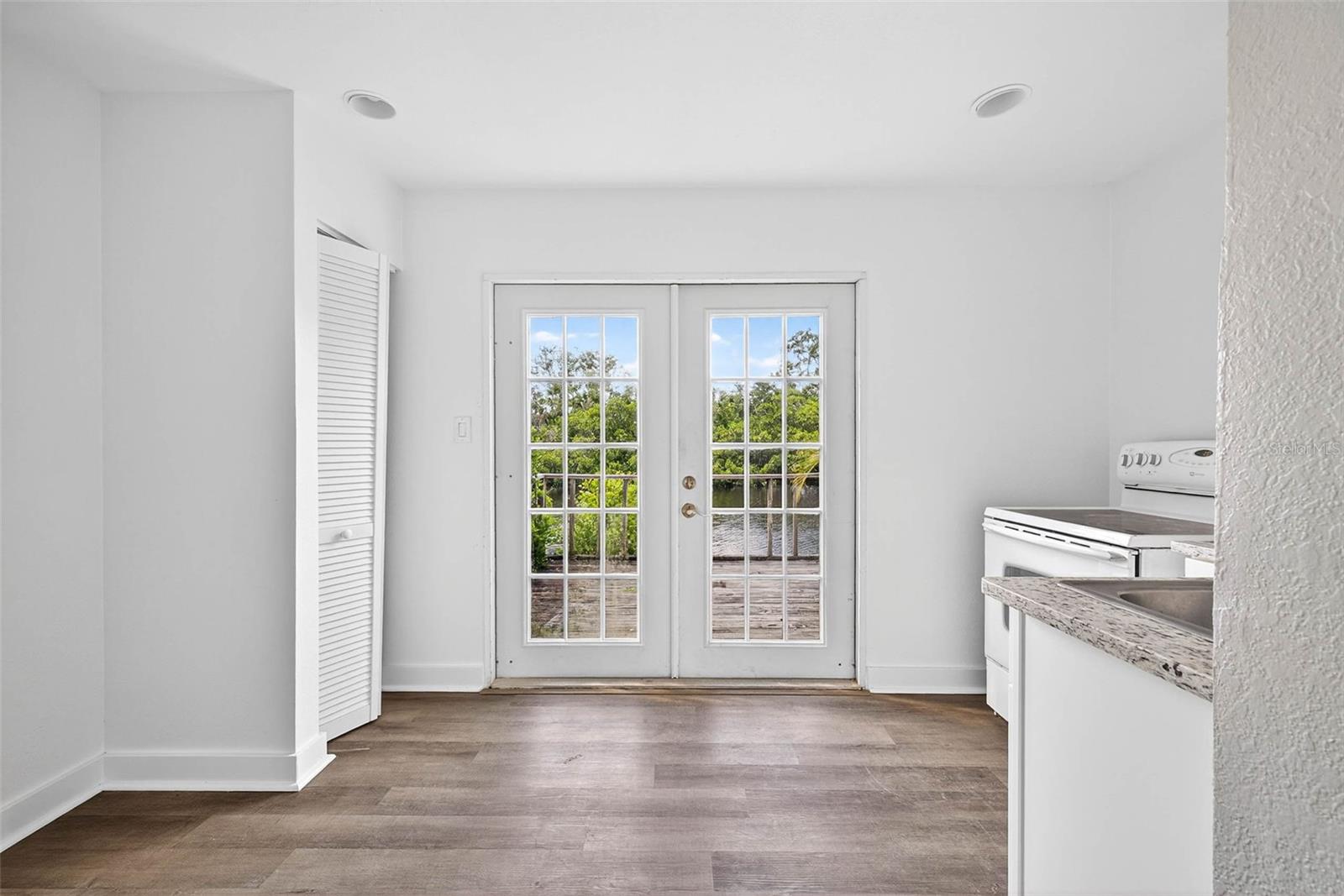 COLLURA SUB 1ST ADD - Residential Lease